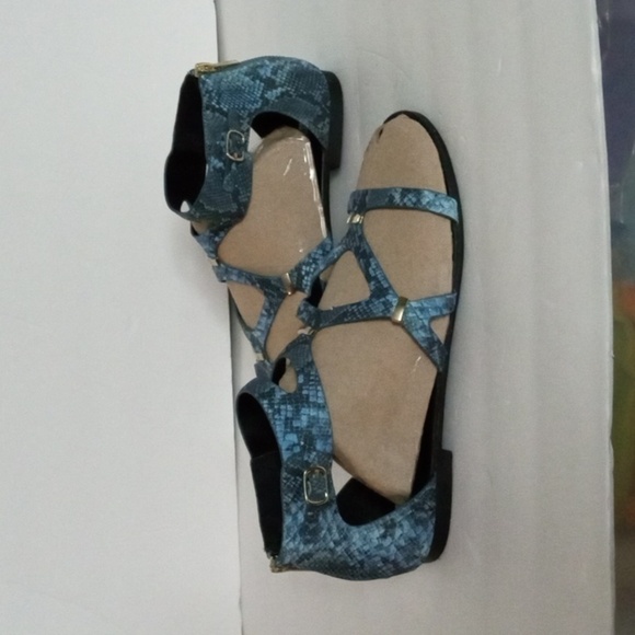 Steve Madden Gladiator Style Sandals 10B Blue Snake Print. Preowned - Picture 3 of 9